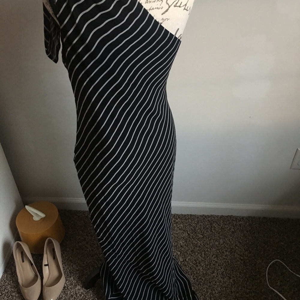 Worth Maxi Dress - Picture 2 of 4